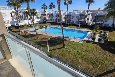 Kaupunkipientalo myytävänä Torrevieja, Alicante, Espanja, 4 makuuhuonetta,  No. 197002 - kuva 15