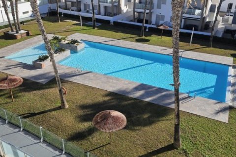 Kaupunkipientalo myytävänä Torrevieja, Alicante, Espanja, 4 makuuhuonetta,  No. 197002 - kuva 17