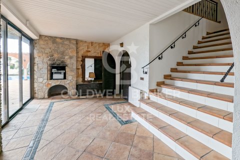 Villa till salu i Empuriabrava, Girona, Spanien 5 sovrum, 541 kvm. Nr. 159419 - foto 12