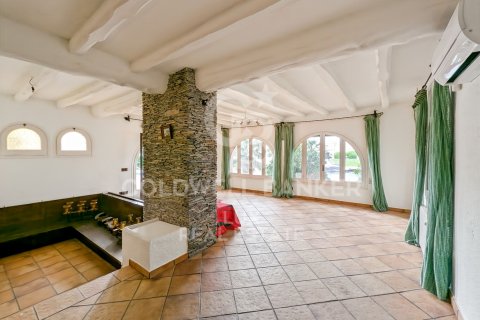Villa till salu i Empuriabrava, Girona, Spanien 5 sovrum, 541 kvm. Nr. 159419 - foto 8