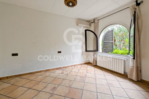 Villa till salu i Empuriabrava, Girona, Spanien 5 sovrum, 541 kvm. Nr. 159419 - foto 19