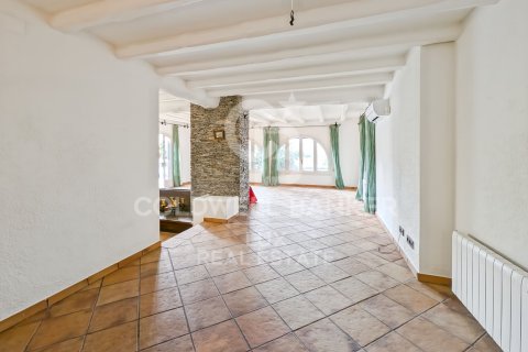 Villa till salu i Empuriabrava, Girona, Spanien 5 sovrum, 541 kvm. Nr. 159419 - foto 11
