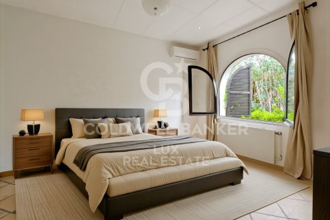 Villa till salu i Empuriabrava, Girona, Spanien 5 sovrum, 541 kvm. Nr. 159419 - foto 18