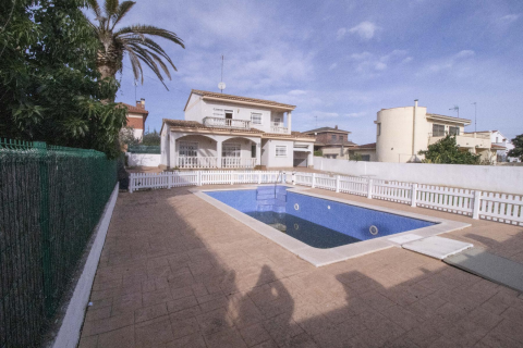 House for sale in Coma-Ruga, Tarragona, Spain 4 bedrooms, 165 sq.m. No. 141081 - photo 1