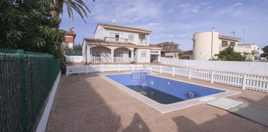 House in Coma-Ruga, Tarragona, Spain 4 bedrooms, 165 sq.m. No. 141081