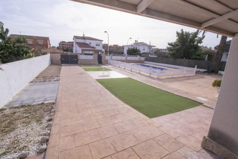 House for sale in Coma-Ruga, Tarragona, Spain 4 bedrooms, 165 sq.m. No. 141081 - photo 25