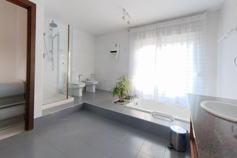 House for sale in Coma-Ruga, Tarragona, Spain 5 bedrooms, 307 sq.m. No. 141083 - photo 24