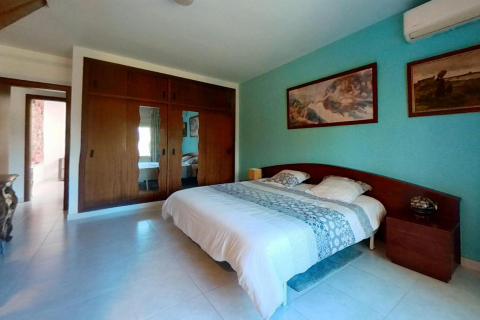 House for sale in Coma-Ruga, Tarragona, Spain 5 bedrooms, 307 sq.m. No. 141083 - photo 9