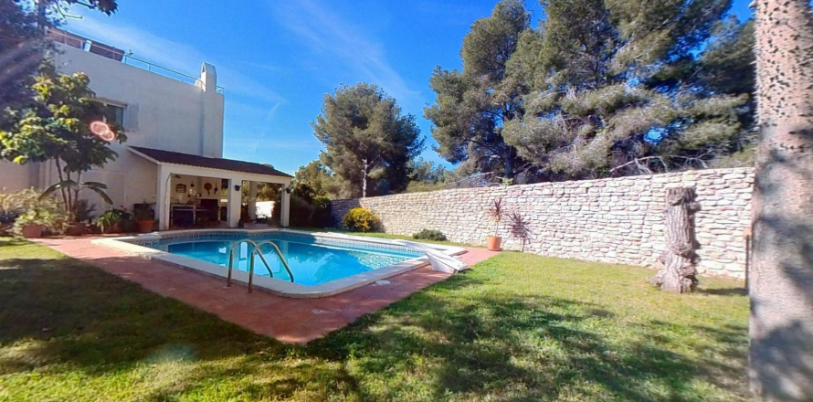 House in Coma-Ruga, Tarragona, Spain 5 bedrooms, 307 sq.m. No. 141083