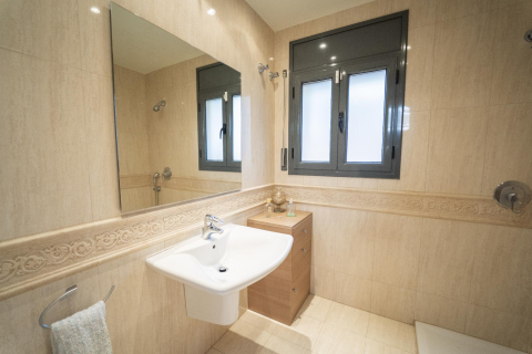 House for sale in Coma-Ruga, Tarragona, Spain 4 bedrooms, 300 sq.m. No. 141084 - photo 24