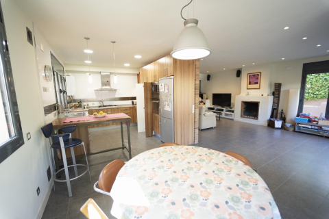 House for sale in Coma-Ruga, Tarragona, Spain 4 bedrooms, 300 sq.m. No. 141084 - photo 17