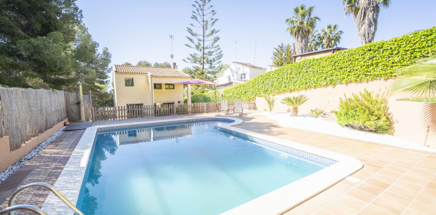 House in Coma-Ruga, Tarragona, Spain 4 bedrooms, 300 sq.m. No. 141084