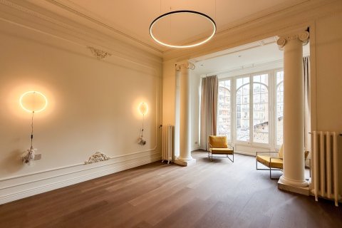 Apartment à vendre à Barcelona, Espagne, 4 chambres, No. 141086 - photo 1