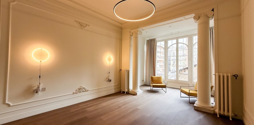 Apartment à Barcelona, Espagne 4 chambres, No. 141086