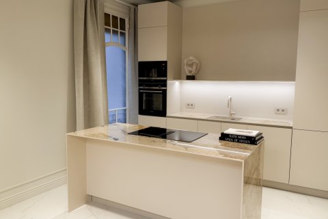 Apartment à vendre à Barcelona, Espagne, 4 chambres,  No. 141086 - photo 28