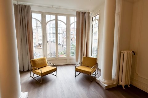 Apartment à vendre à Barcelona, Espagne, 4 chambres, No. 141086 - photo 3