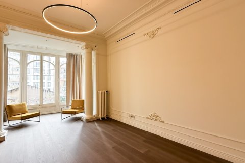 Apartment à vendre à Barcelona, Espagne, 4 chambres, No. 141086 - photo 4