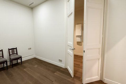 Apartment à vendre à Barcelona, Espagne, 4 chambres,  No. 141086 - photo 23