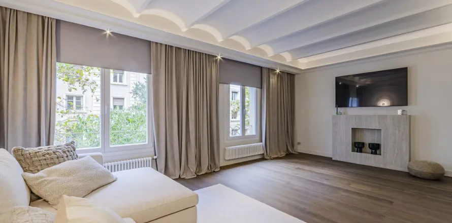 Lägenhet i Barcelona, Spanien 3 sovrum, Nr. 141087