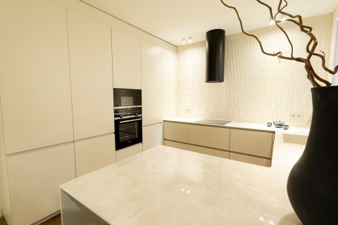 Lägenhet till salu i Barcelona, Spanien 3 sovrum, Nr. 141087 - foto 16