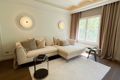 Lägenhet till salu i Barcelona, Spanien 3 sovrum, Nr. 141087 - foto 7