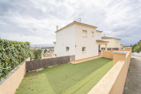 House for sale in Coma-Ruga, Tarragona, Spain 5 bedrooms, No. 141082 - photo 2
