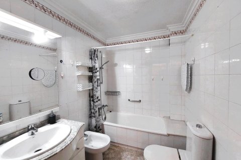 Huoneisto myytävänä Playa Flamenca II, Alicante, Espanja, 2 makuuhuonetta, 75 m2 No. 182997 - kuva 19