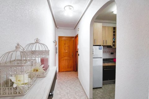 Huoneisto myytävänä Playa Flamenca II, Alicante, Espanja, 2 makuuhuonetta, 75 m2 No. 182997 - kuva 9