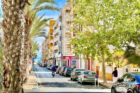 Wohnung zum Verkauf in Torrevieja, Alicante, Spanien 2 Schlafzimmer, 72 m2 Nr. 182999 - Foto 2