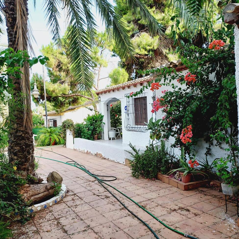 Villa in Punta Prima, Alicante, Spain 4 bedrooms, 110 sq.m. No. 115398