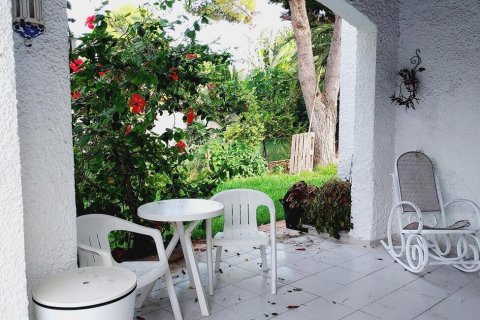 Villa till salu Punta Prima, Alicante, Spanien 4 sovrum, 110 kvm. Nr. 115398 - foto 4