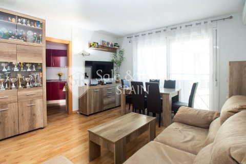 Apartment for sale in Blanes, Girona, Spain 3 bedrooms, 70 sq.m. No. 196477 - photo 2