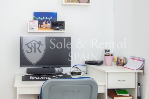 Apartment for sale in Blanes, Girona, Spain 3 bedrooms, 70 sq.m. No. 196477 - photo 18