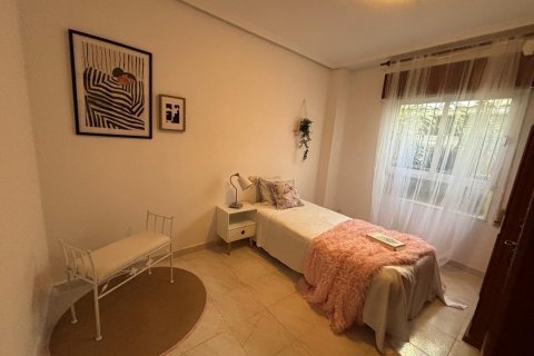 Apartamento en venta en Torrevieja, Alicante, España 3 dormitorios, 95 m2 No. 184275 - foto 12