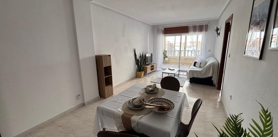Apartamento en Torrevieja, Alicante, España 3 dormitorios, 95 m2 No. 184275