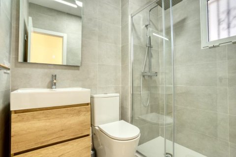 Duplex for sale in Torrevieja, Alicante, Spain 1 bedroom, 44 sq.m. No. 184280 - photo 8