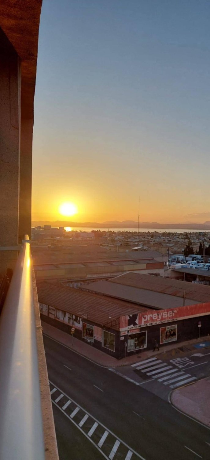 Penthouse à Torrevieja, Alicante, Espagne 2 chambres, 63 m2 No. 184277