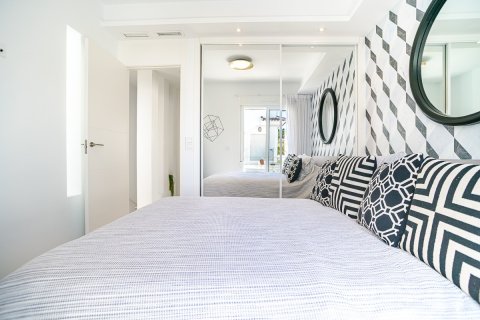 Villa for sale in Ciudad Quesada, Alicante, Spain 2 bedrooms, 134 sq.m. No. 194588 - photo 29