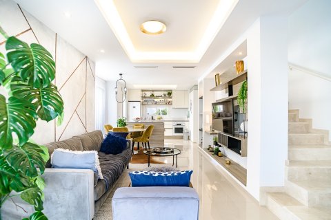 Villa for sale in Ciudad Quesada, Alicante, Spain 2 bedrooms, 134 sq.m. No. 194588 - photo 4