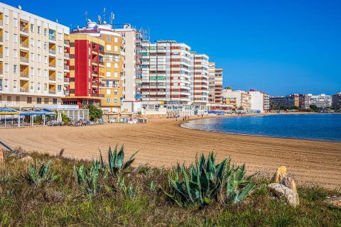 Wohnung in Torrevieja, Alicante, Spanien 3 Schlafzimmer, 110 m2 Nr. 194584
