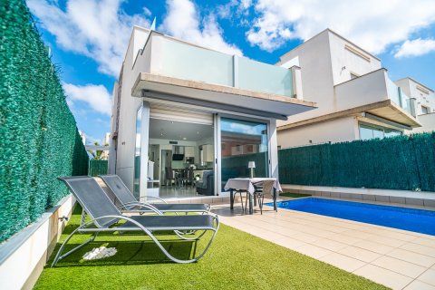 Villa for sale in San Pedro del Pinatar, Murcia, Spain 3 bedrooms, 109 sq.m. No. 194589 - photo 2