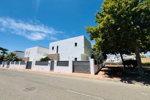 Villa for sale in San Pedro del Pinatar, Murcia, Spain 3 bedrooms, 154 sq.m. No. 194586 - photo 12