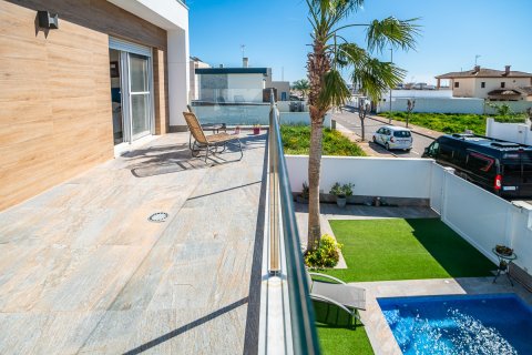 Villa for sale in Pilar de la Horadada, Alicante, Spain 3 bedrooms, 120 sq.m. No. 194590 - photo 24