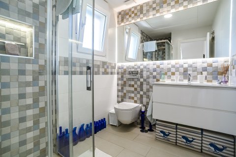 Villa for sale in Pilar de la Horadada, Alicante, Spain 3 bedrooms, 120 sq.m. No. 194590 - photo 18