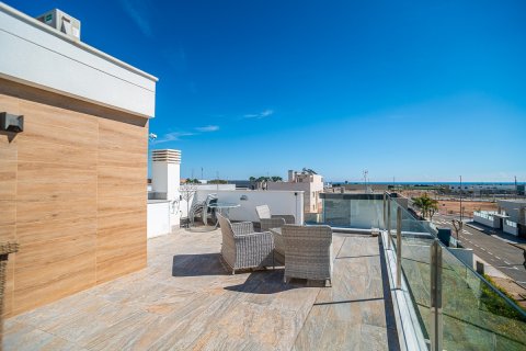 Villa for sale in Pilar de la Horadada, Alicante, Spain 3 bedrooms, 120 sq.m. No. 194590 - photo 28