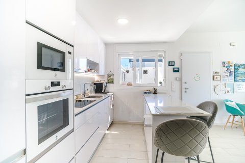 Villa for sale in Pilar de la Horadada, Alicante, Spain 3 bedrooms, 120 sq.m. No. 194590 - photo 8