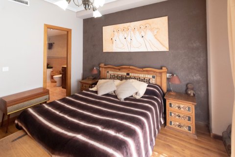 Huoneisto myytävänä Valencia, Espanja, 3 makuuhuonetta, 97 m2 No. 146934 - kuva 9