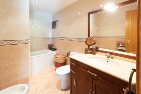 Huoneisto myytävänä Valencia, Espanja, 3 makuuhuonetta, 97 m2 No. 146934 - kuva 11