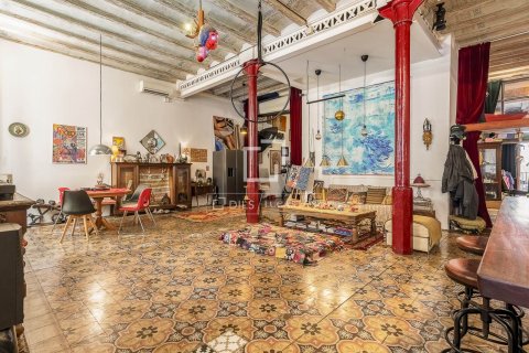 Huoneisto myytävänä Barcelona, Espanja, 2 makuuhuonetta, 157 m2 No. 192702 - kuva 2