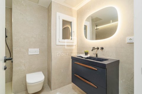 Huoneisto myytävänä Barcelona, Espanja, 3 makuuhuonetta, 130 m2 No. 192704 - kuva 30
